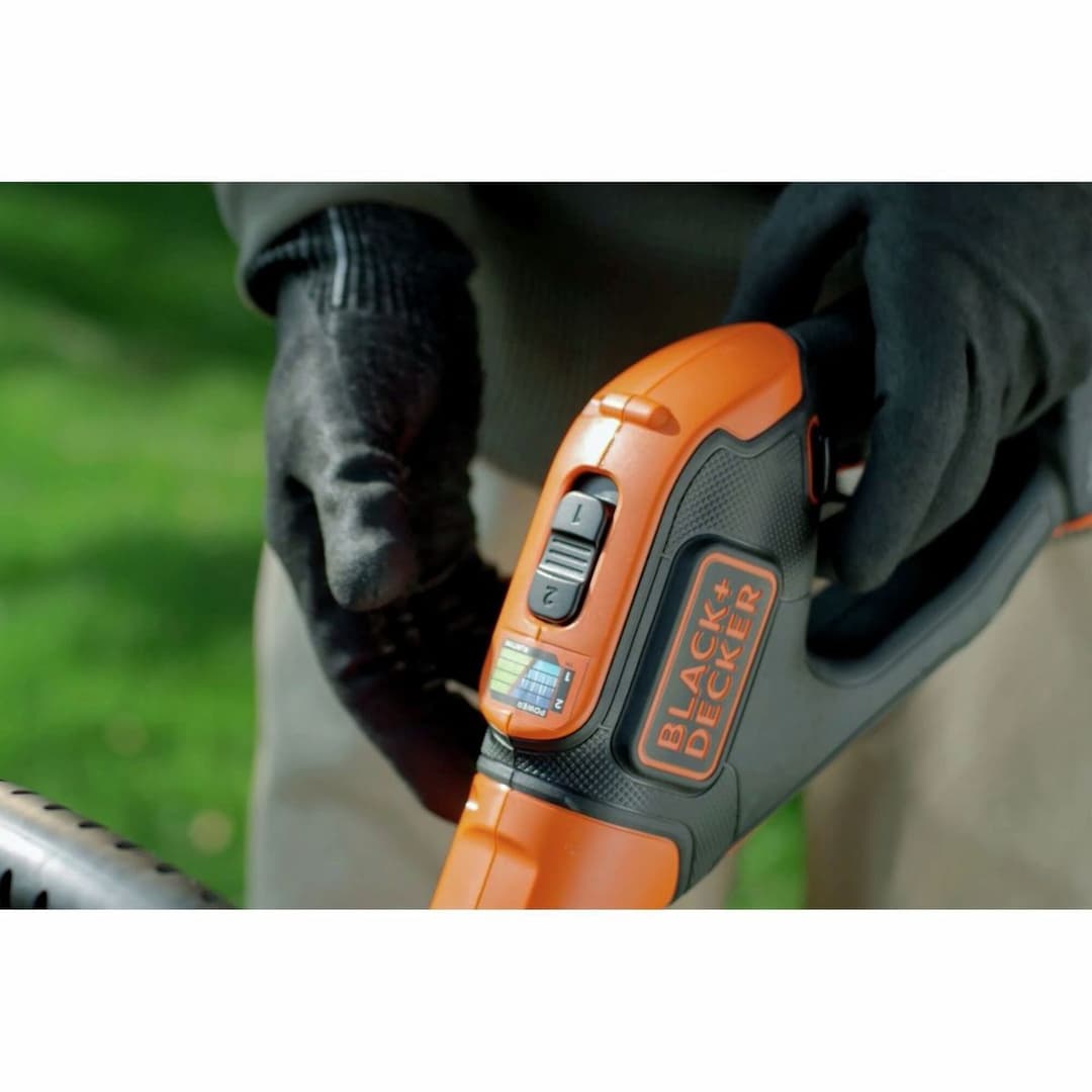 Black+Decker BCSTR918D1-GB 18V 28cm Cordless Grass Trimmer with 2.0Ah Battery & Charger - Image 9