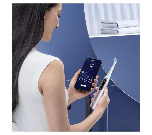 Oral-B iO 9 Electric Toothbrush & Travel Charging Case - Rose Quartz - Image 4
