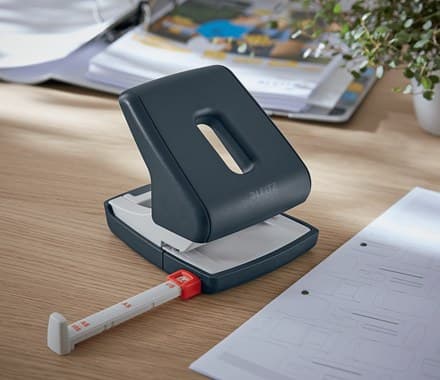 Leitz Cosy Hole Punch 2-hole 30 sheets - Image 2