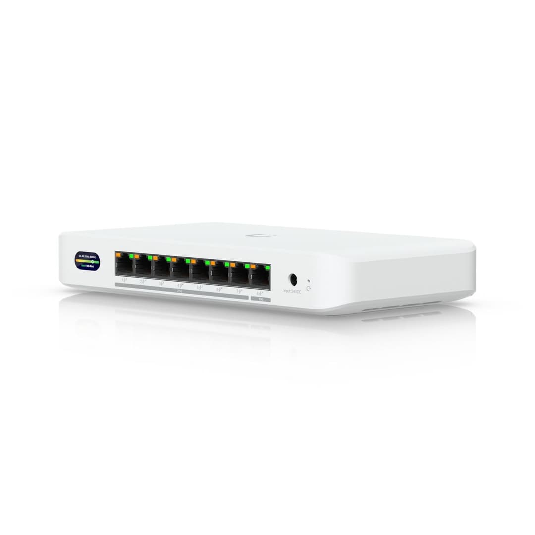 Compact PoE+ switch* with (1) - Image 1