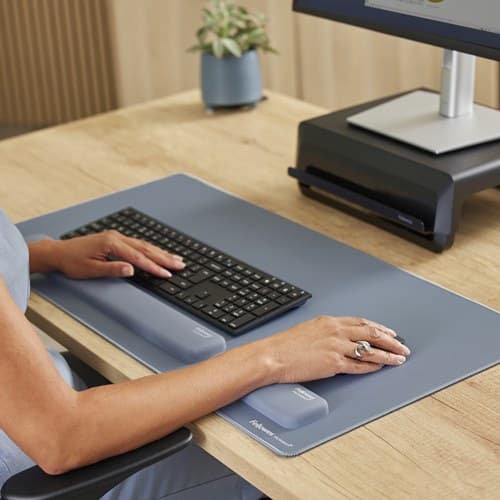 Fellowes Wrist Rest Breyta Palm Rest with Antibacterial Protection Ergonomic Wrist Support Marine - Image 3