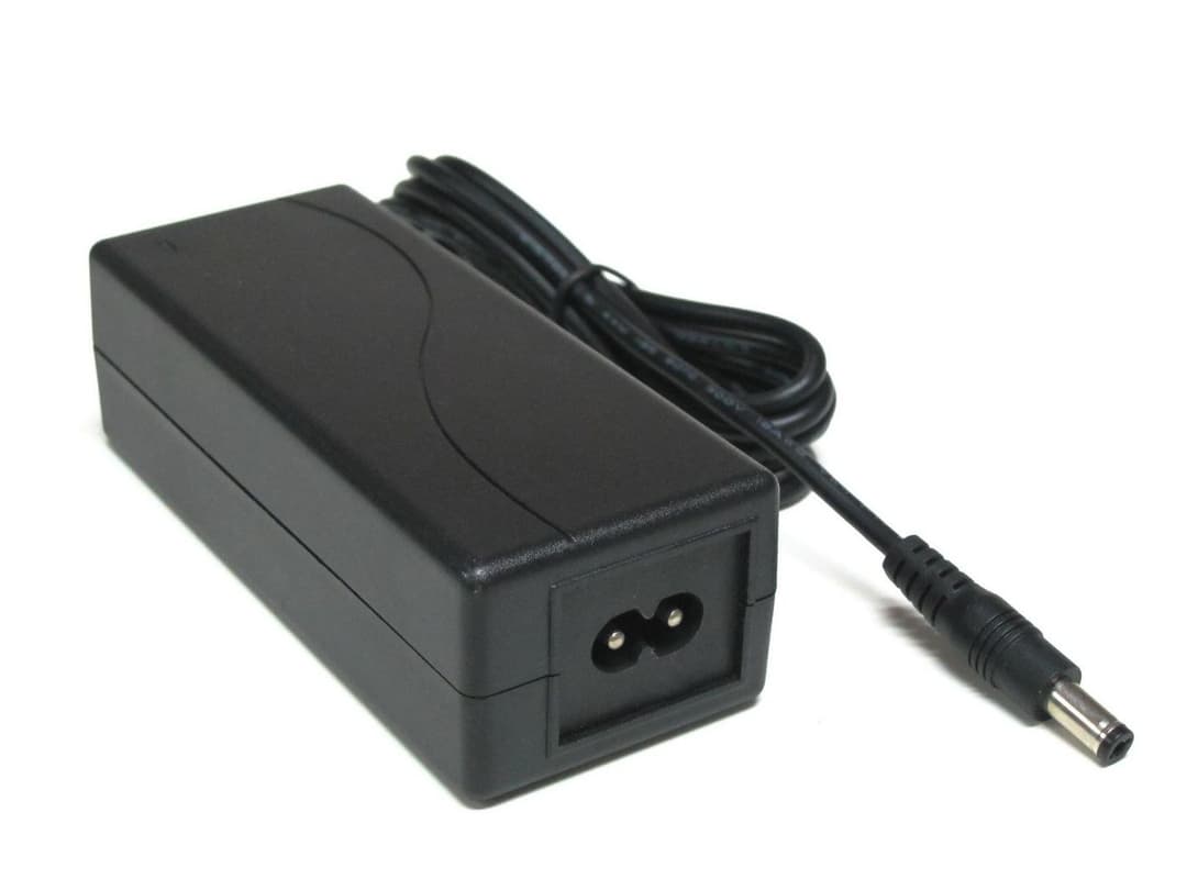 AC Adapter 90W - Image 1