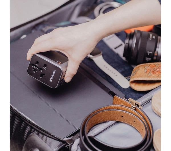 VERBATIM UTA-03 Universal USB Travel Adapter - Image 5