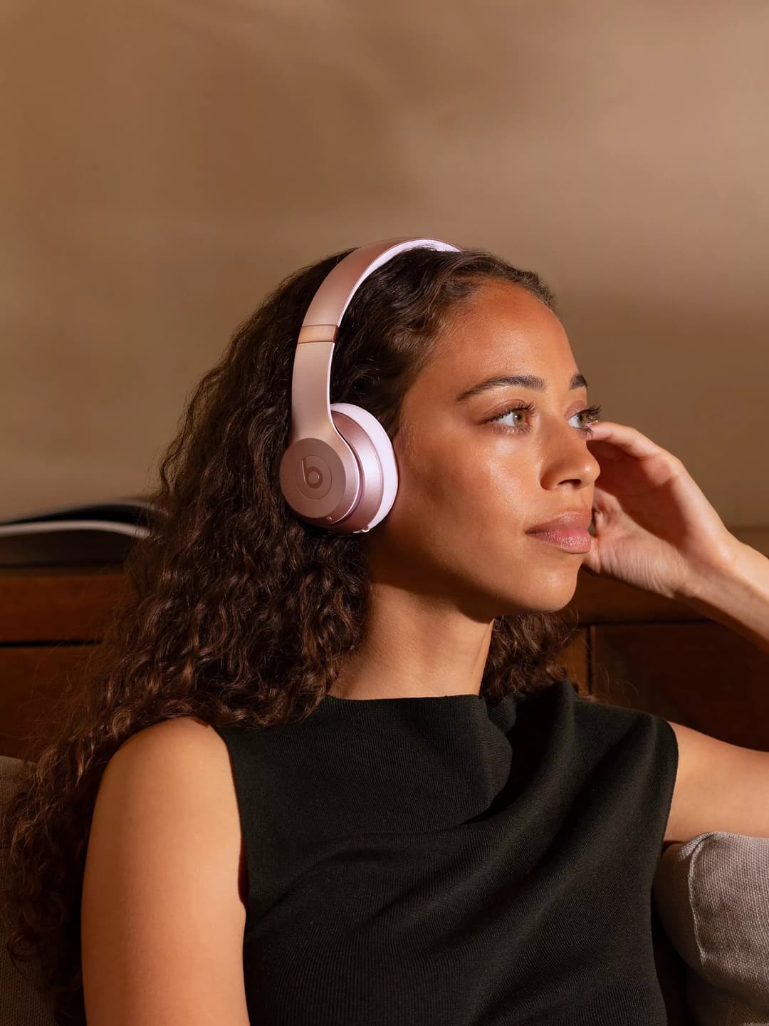 Beats Solo 4 Wireless Bluetooth On-Ear Headphones with Mic/Remote, Metallic Pink - Image 8