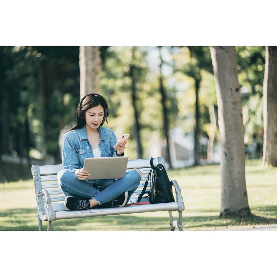 Kensington H1050 EQ Bluetooth On-Ear Headset with Environmental Noise-Cancelling Technology - Image 2