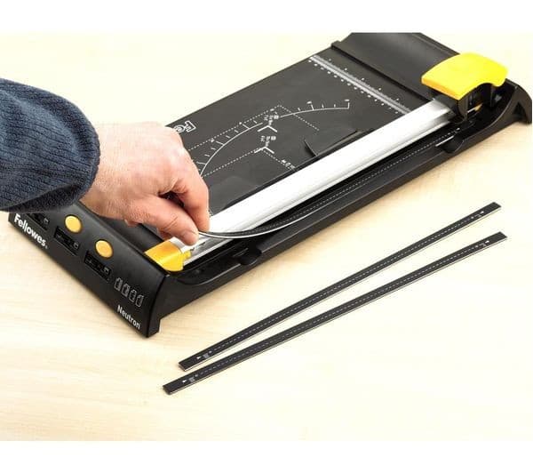 FELLOWES SafeCut Replacement A4 Cutting Strips for Paper Trimmer - Pack of 3 - Image 2