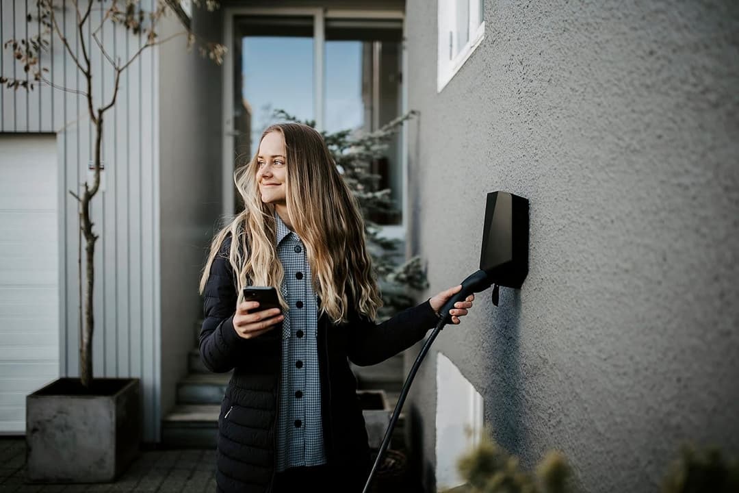 EASEE One 7.4kW Type 2 Smart EV Charger Wi-Fi eSIM OCPP Tethered or Untethered - Black - Image 6