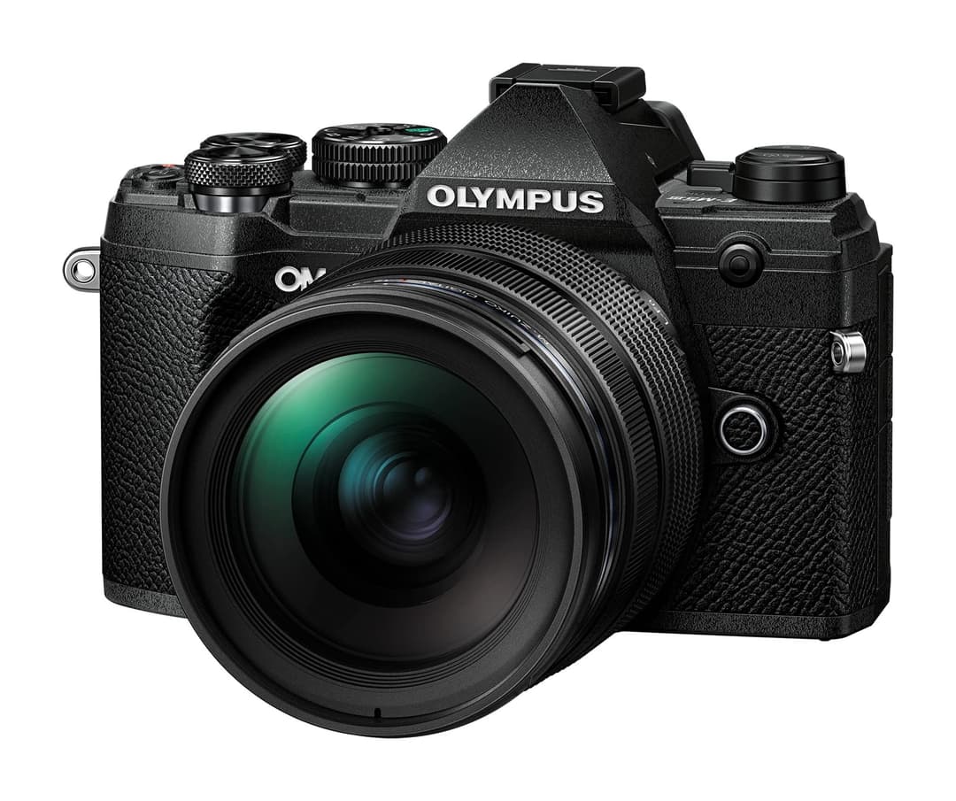 OM SYSTEM M.Zuiko Digital ED 12-40mm F2.8 II PRO Micro Four Thirds Zoom Lens - Black - Image 2