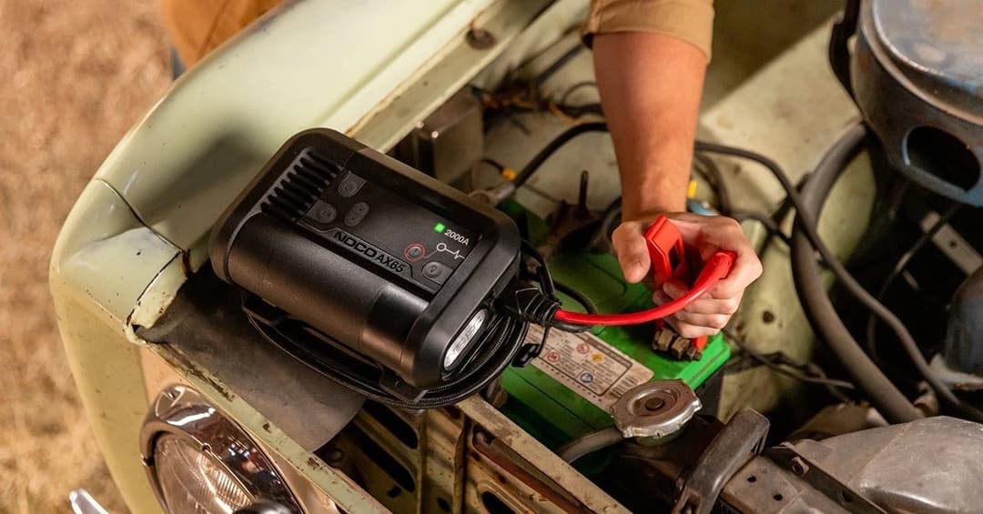 NOCO Boost Air AX65 2000A Jump Starter and 100 PSI Portable Air Compressor - Image 3