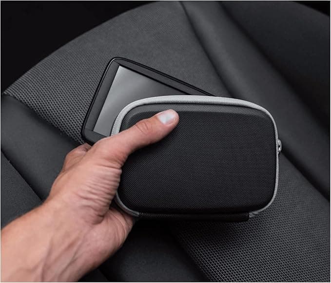 TOMTOM Classic 5" Carry Case - Black - Image 5